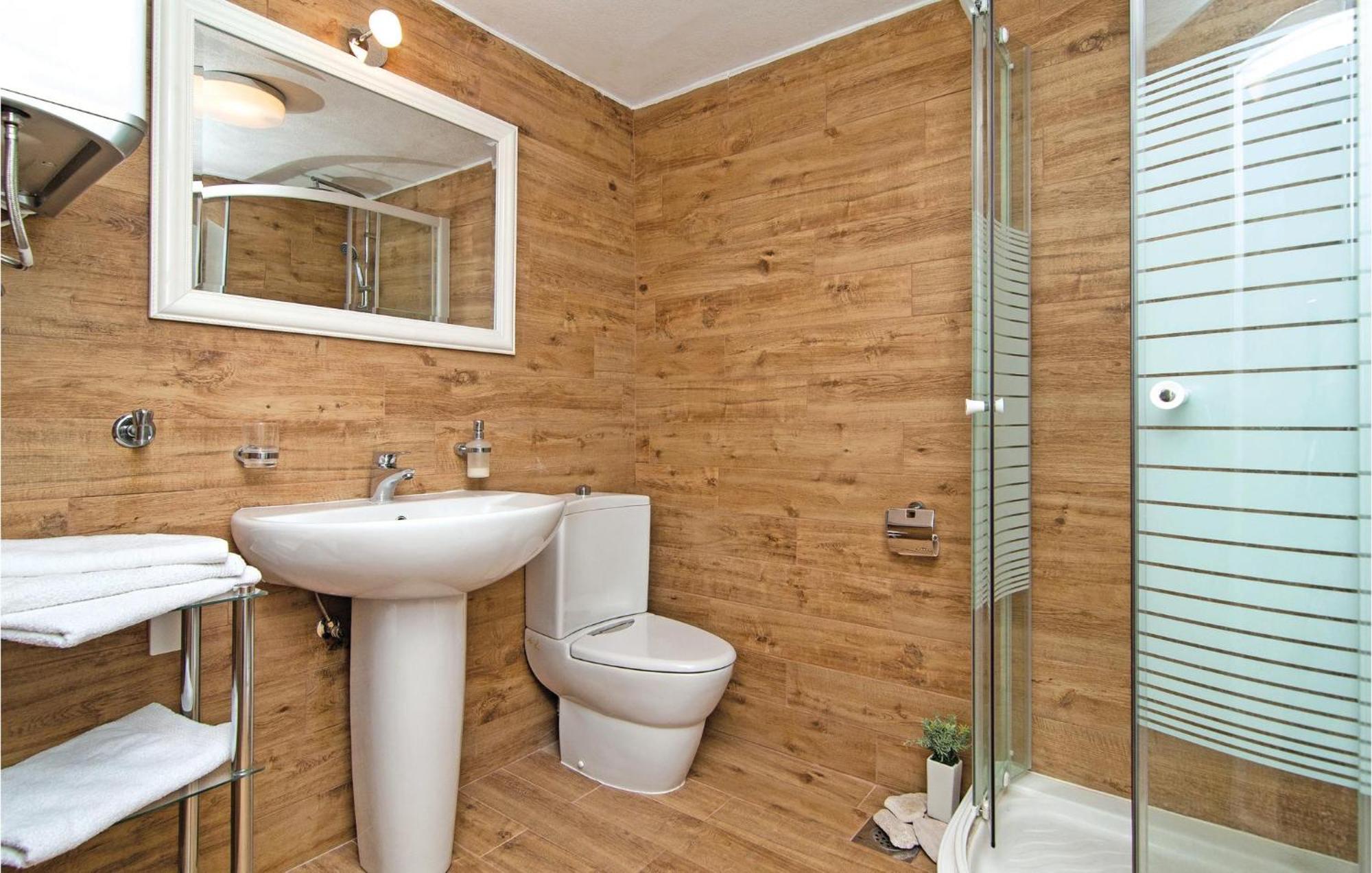 3 Bedroom Cozy Home In ซูเปตาร์ ภายนอก รูปภาพ