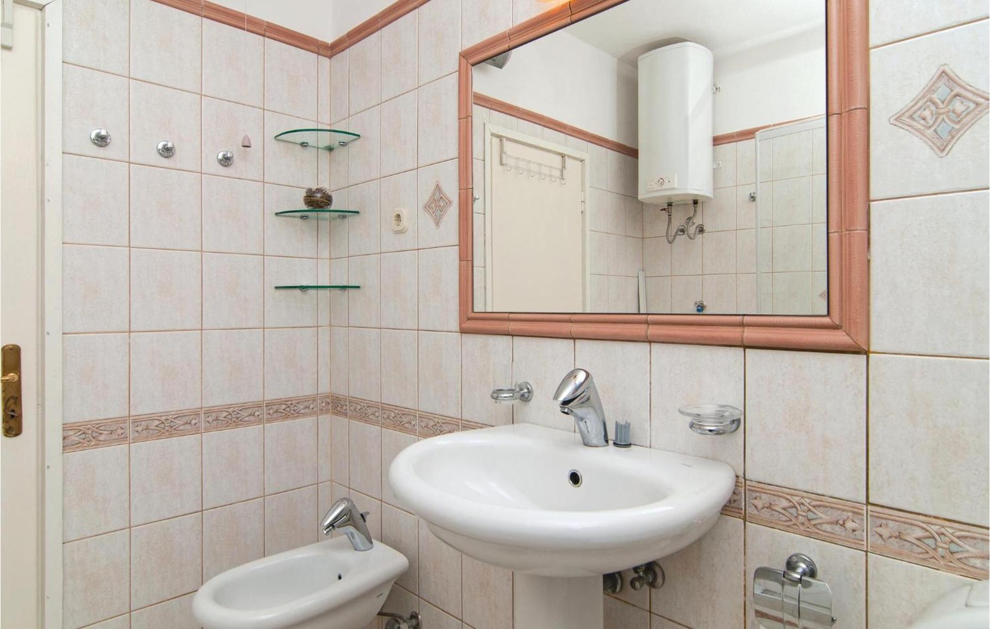 3 Bedroom Cozy Home In ซูเปตาร์ ภายนอก รูปภาพ